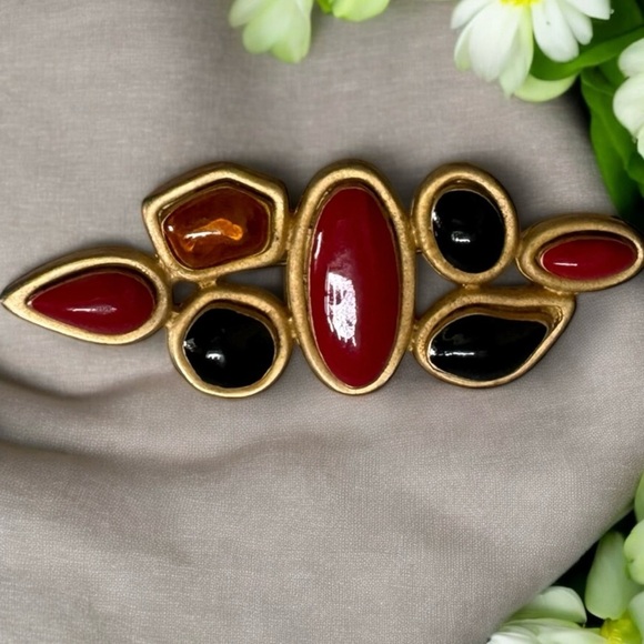 💎Vintage Gold Tone Brooch with Celtic Design - Picture 1 of 12